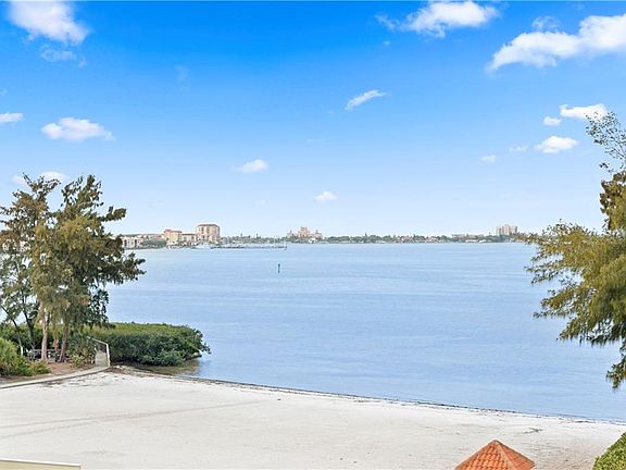 4th image of 4737 Dolphin Cay Ln S APT 404