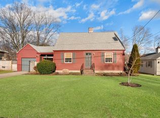 12 Metcalf St, Warwick, RI 02888