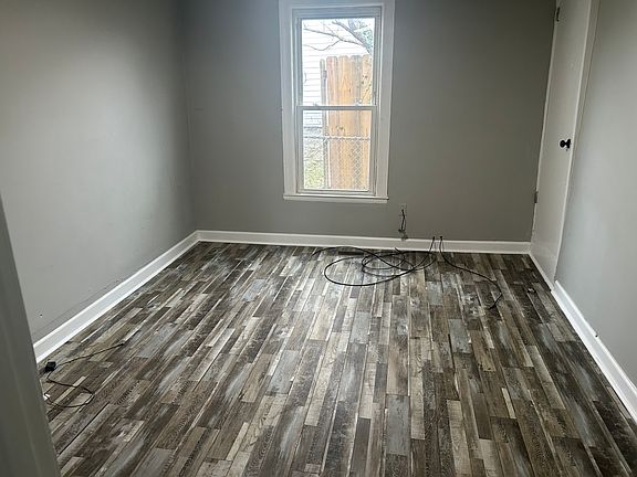 4th image of 60 Winn Ave