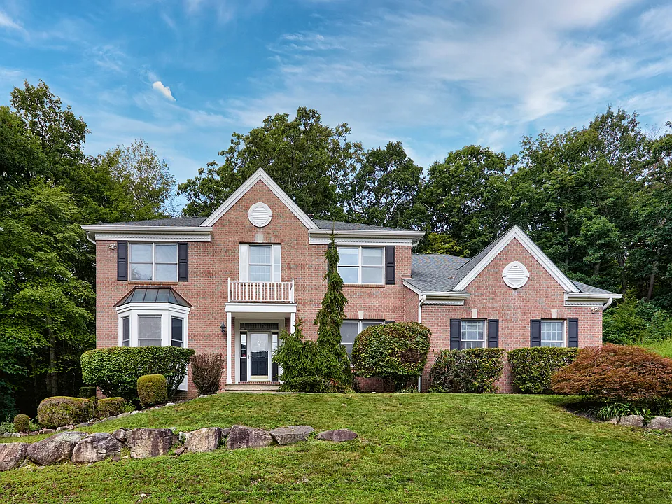 23 Cedar Dr