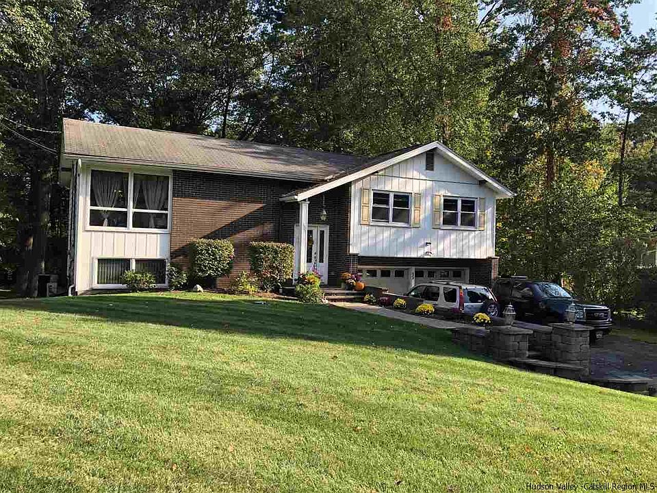 1st image of 155 Fairway Dr