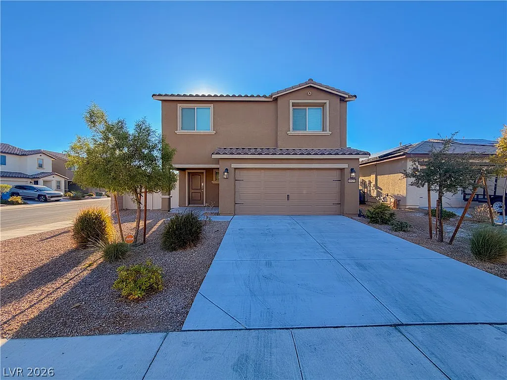 4 bed, 2.5 bath, 1750 sqft, $2,300 — Photo 1