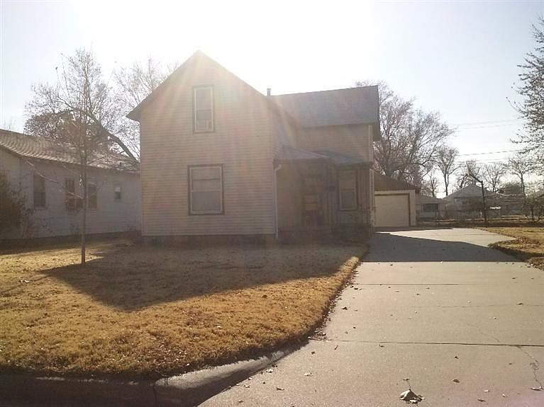 1st image of 505 E 3rd St