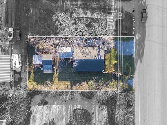 3rd image of 215 Grand Ave