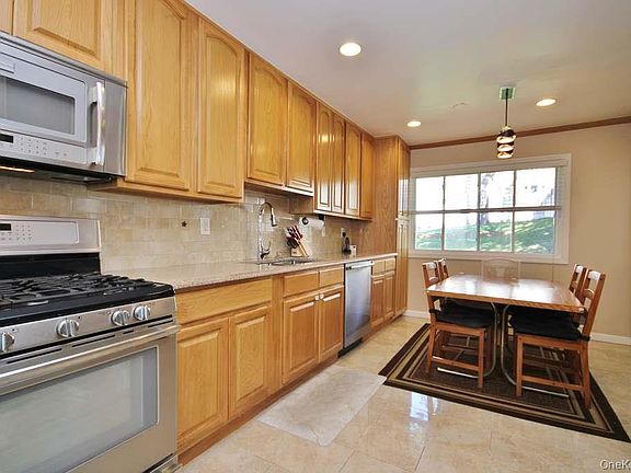 2nd image of 502 Bronxville Road