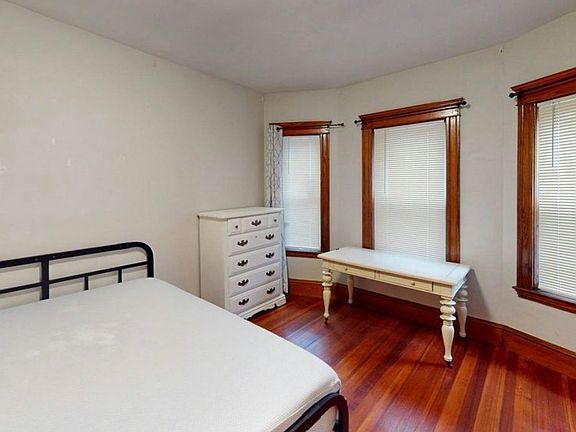 2nd image of 86 Bromfield Rd #2