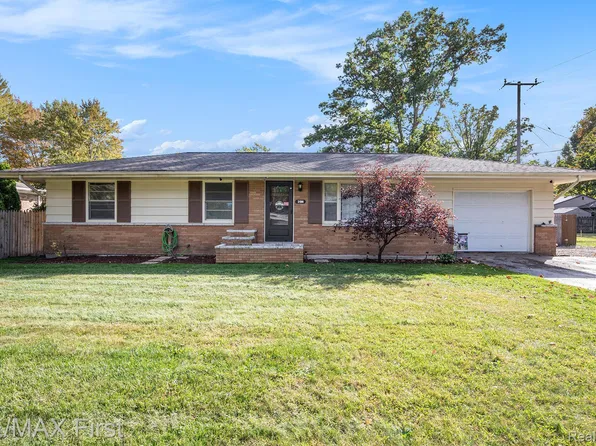 3196 Oakwood Dr, Port Huron, MI 48060