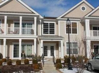 802 Saratoga Ln, Fishkill, NY 12524