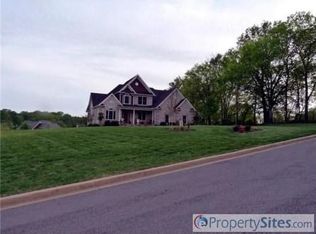 1043 Heathrow Dr, Hendersonville, TN 37075
