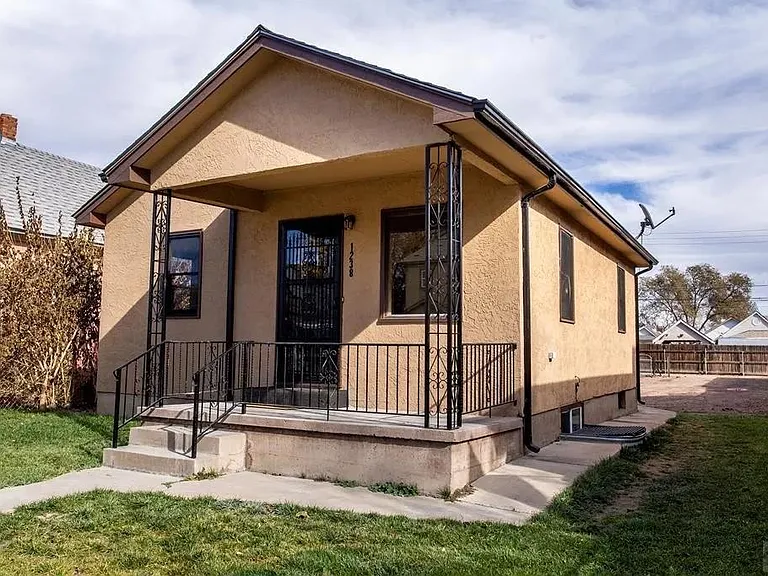 1238 Bohmen Ave — Photo 1