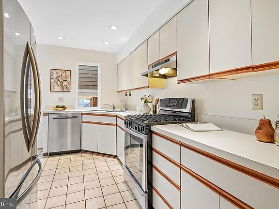 4th image of 11410 Orchard Green Ct