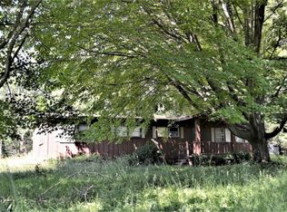 2720 Lakeshore Rd, Applegate, MI 48401