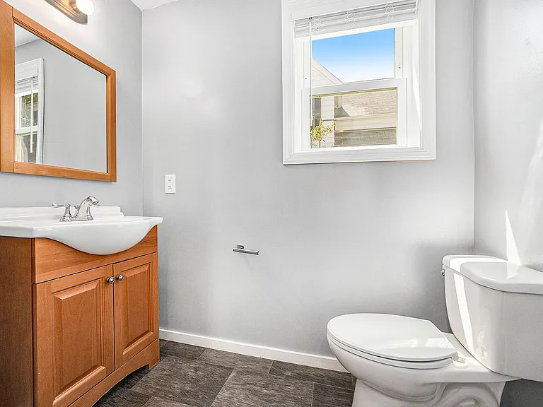 329 Ann St NE — Photo 7