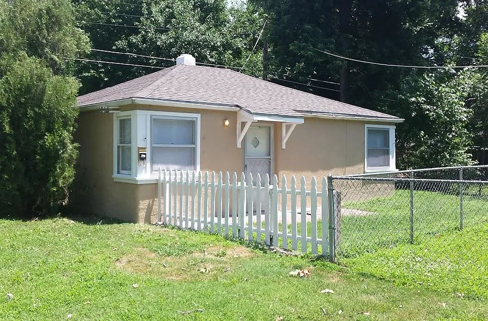 662 N Volutsia Ave