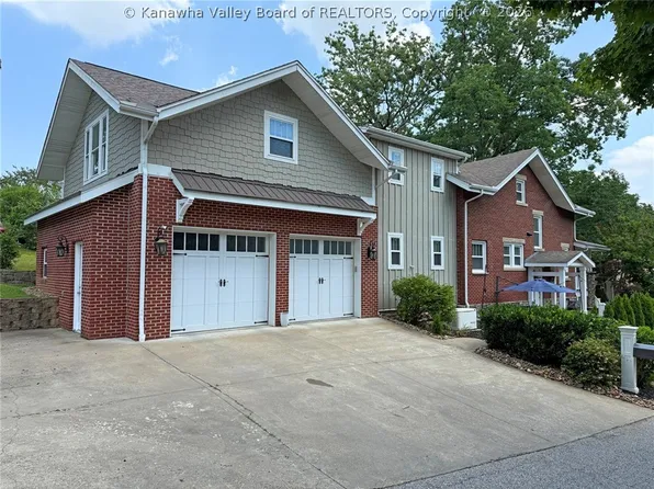 617 Fort Hill Dr, Charleston, WV 25314