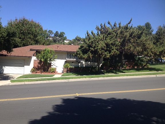 2nd image of 901 Glenvista Dr