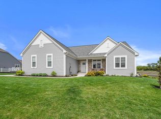 723 Autumn Ridge Ln, Hartford, WI 53027