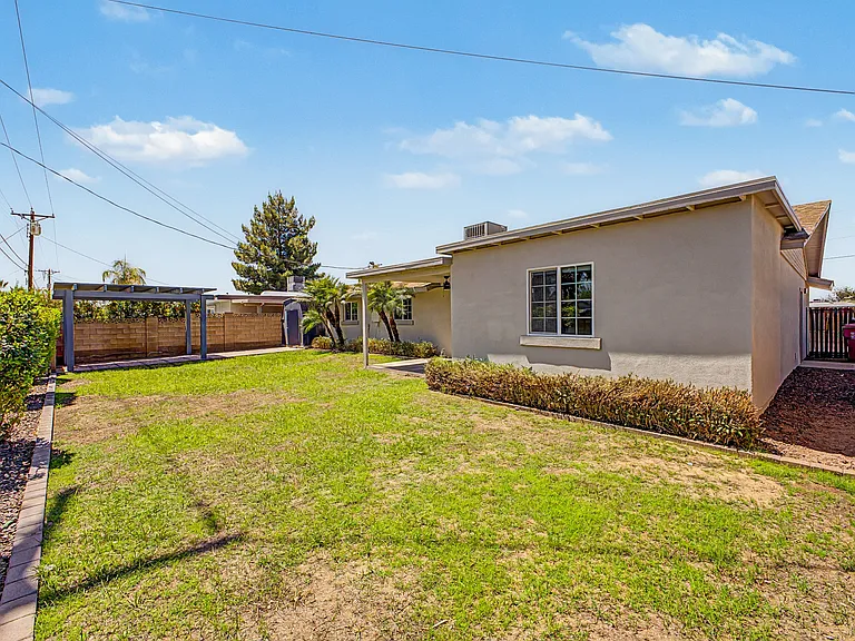 8129 E Oak St — Photo 29
