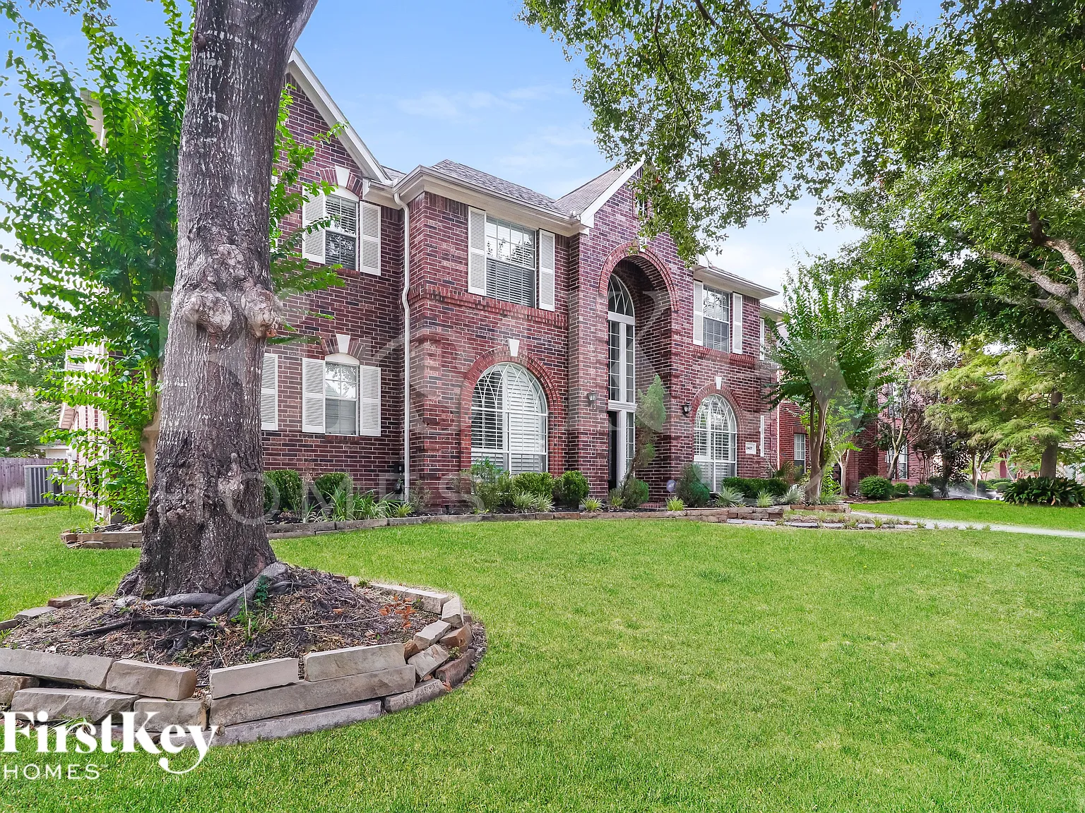 4 bed, 4.0 bath, 3265 sqft, $3,200 — Photo 2