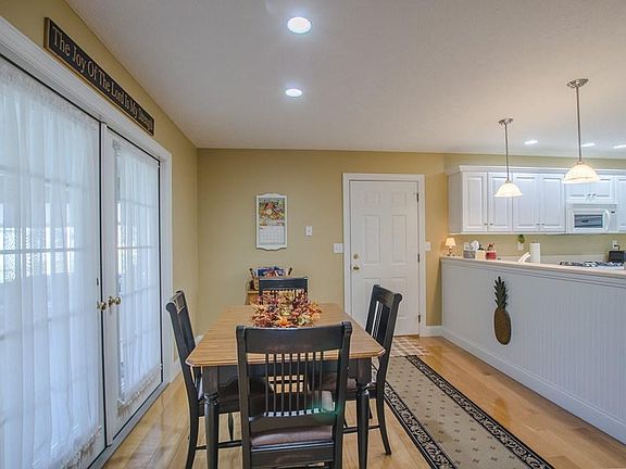 4th image of 1950 Teakwood Dr