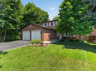 9 Tomlin Cres, Richmond Hill, ON L4C7T4