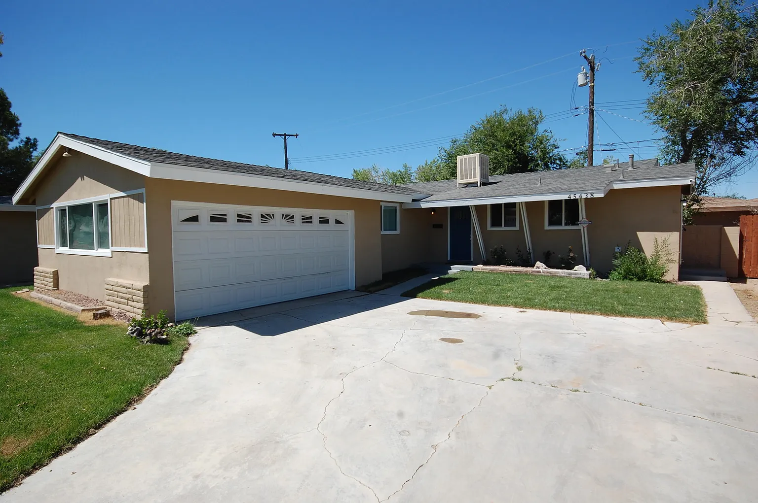 45438 Leatherwood Ave photo 1