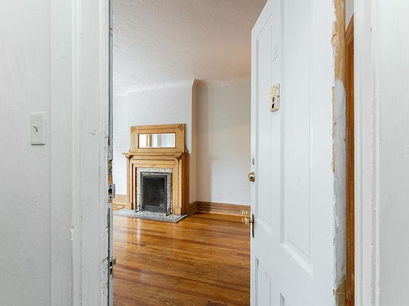 2nd image of 1922 E 14th Ave APT 2