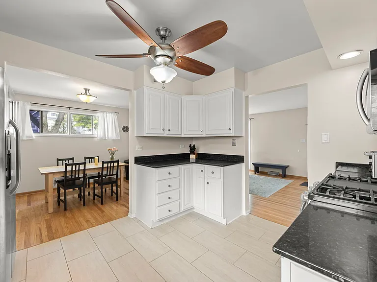 221 S Linden Ave — Photo 5