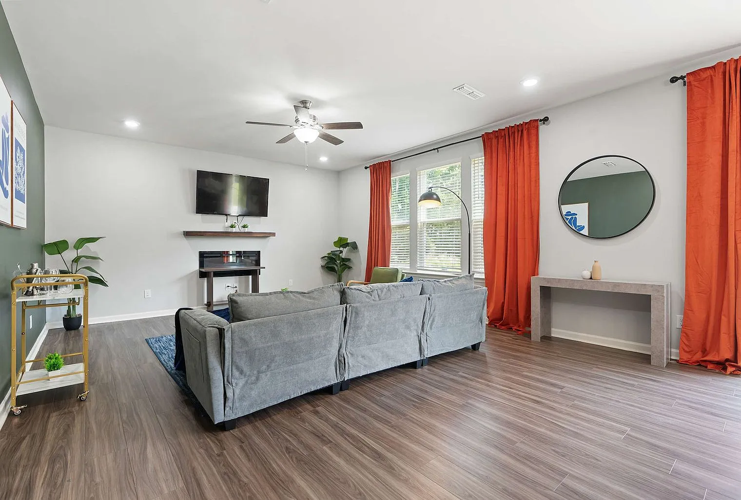 5 bed, 3.0 bath, $5,300 — Photo 3