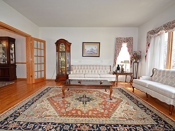 3rd image of 1673 Ashbury Dr