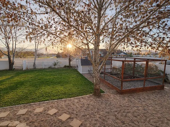 867 Poplar Ln, Grantsville, UT 84029