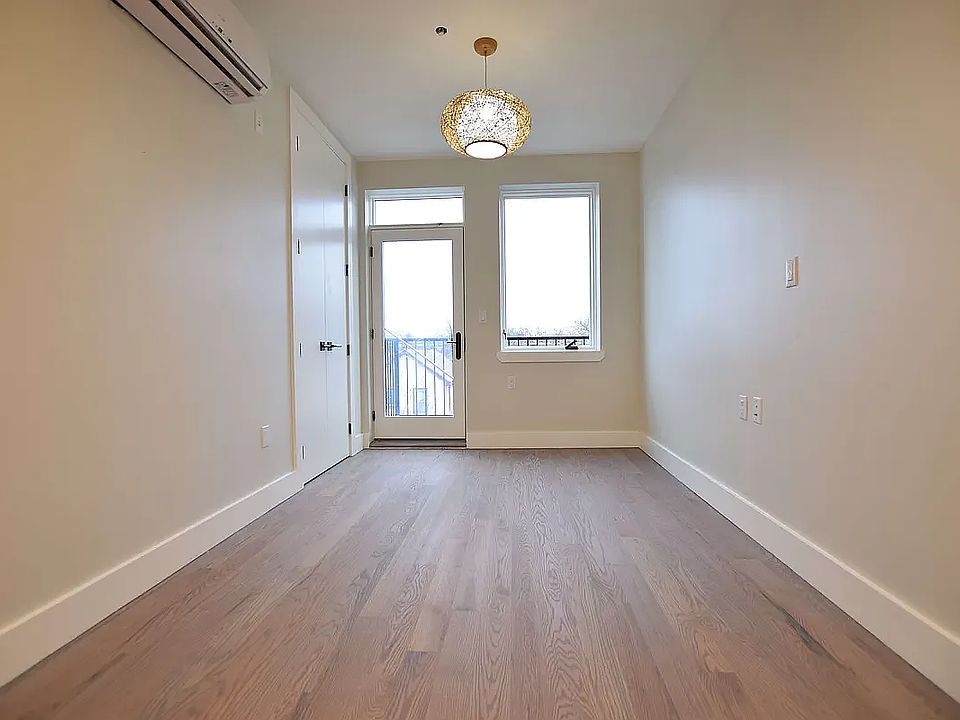 1st image of 987 Rogers Ave #4D