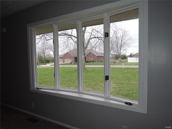 4th image of 890 El Kenna Ct