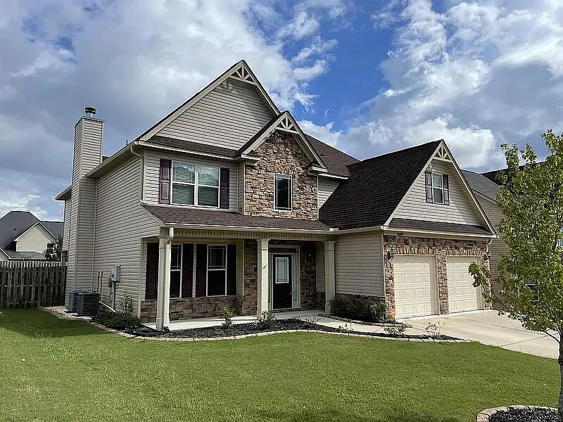 4 bed, 3587 sqft, $2,880 — Photo 2