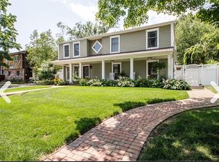 818 Higbie Ln, West Islip, NY 11795