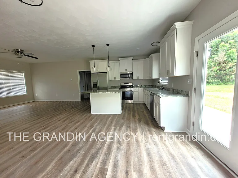 315 Trinity Rd — Photo 3