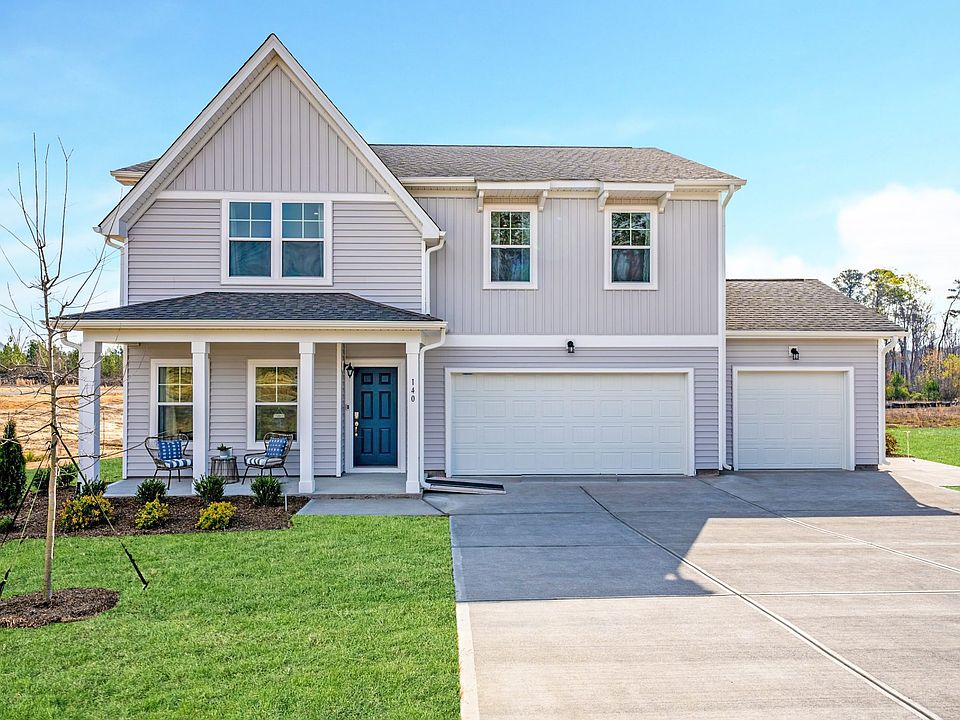 Farmhouse 3 Car Garage