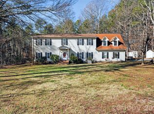 1146 Landrum Rd, Columbus, NC 28722