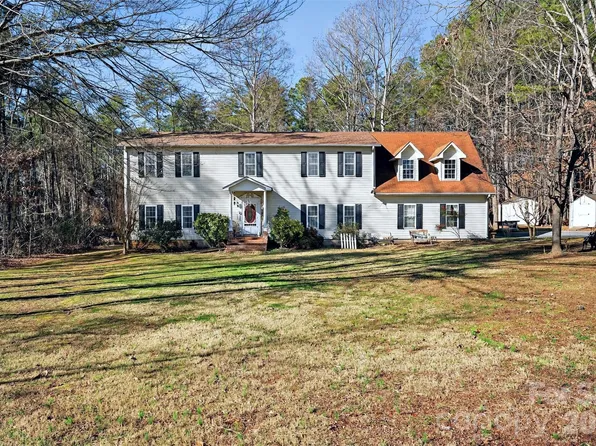 1146 Landrum Rd, Columbus, NC 28722