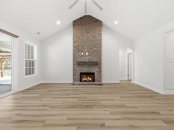 5th image of 1476 Burriss Rd.