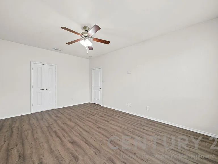 1205 Crest Ridge Dr — Photo 11