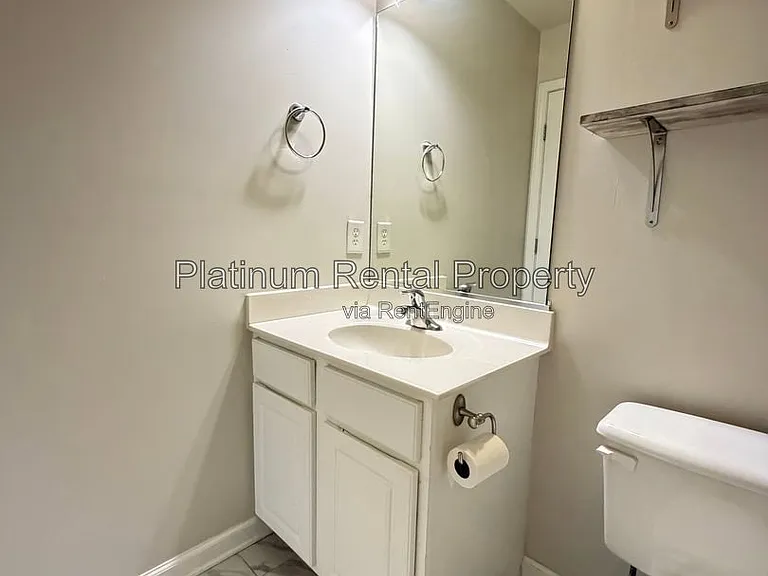 221 16th St NW #3 — Photo 33