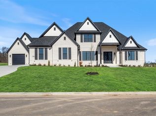 2702 NE Waterfall Ave, Bentonville, AR 72712