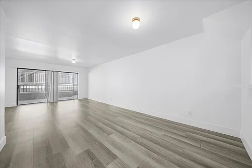 448 W Windsor Rd #5 Photo 1