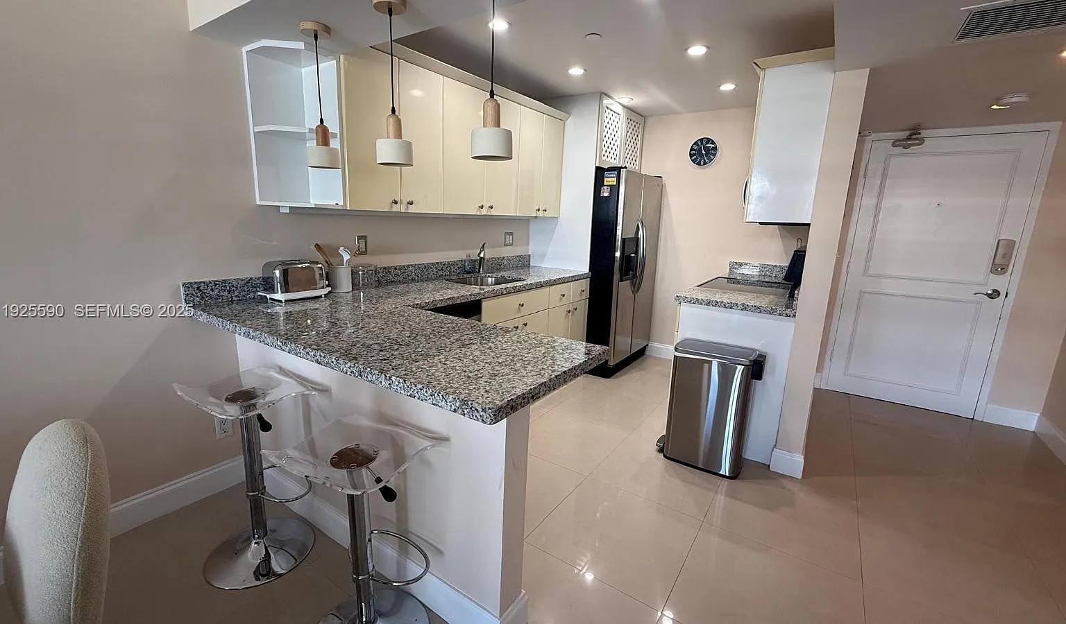 The Decoplage Condo — Photo 4