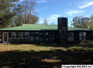 340 Indian Lake Dr, Rainbow City, AL 35906