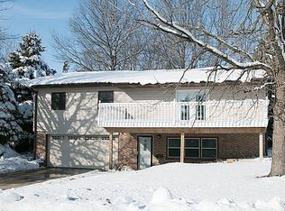 300 W Dougherty Dr, Lone Tree, IA 52755