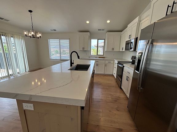 4th image of 2261 S Tonaquint Dr #31