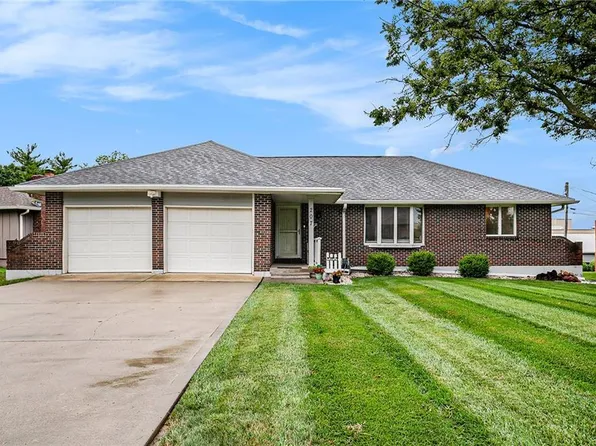 207 Hawthorne Ln, Cameron, MO 64429