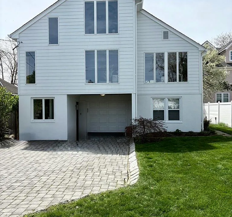 121 Bridge Ave